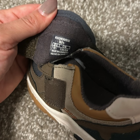 Zara size 5 toddler shoes! - Picture 2 of 2